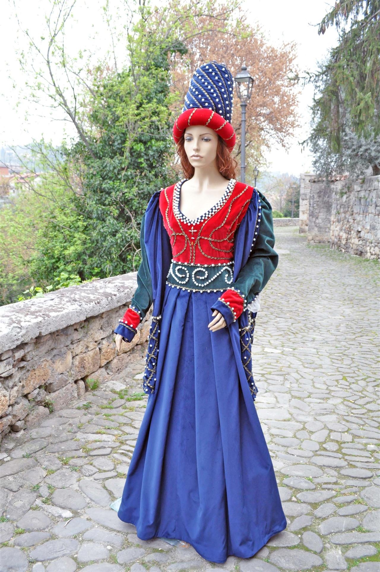 Costume Donna medievale Abito per cortei e rievocazioni Dama
