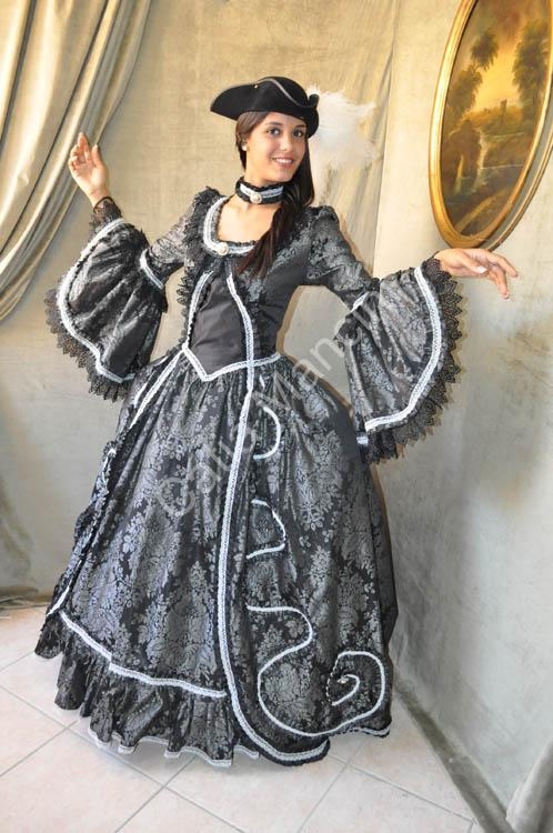 Costume Storico Nobildonna di Venezia del Settecento